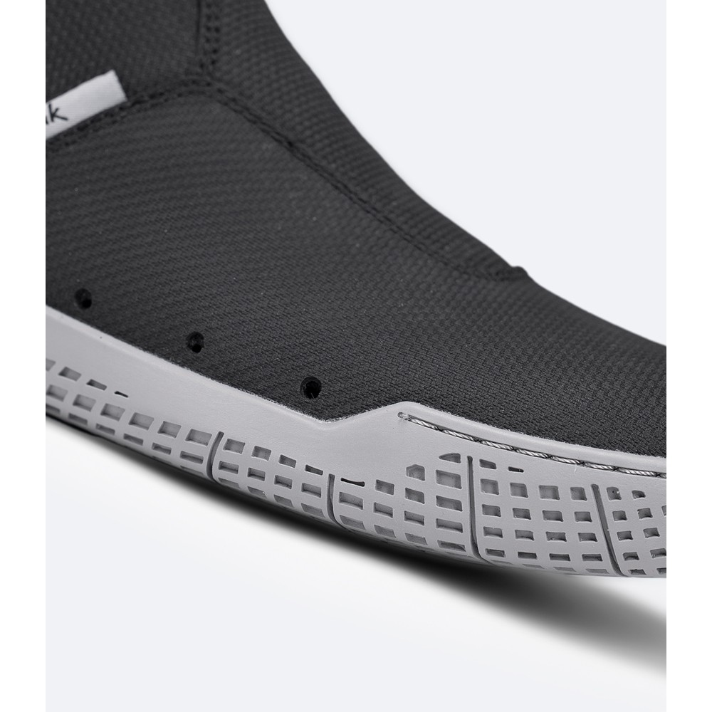 Zhik�@�U�C�N�@�p�t�H�[�}���X�@�n�C�J�b�g�u�[�c�@DBT-0230-U